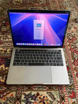 Macbook Pro 13 inch 2019 i7 Touchbar 16/1000gb Kondisi 8.5/10