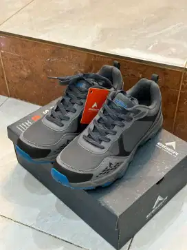 SEPATU EIGER CLOUD RUN