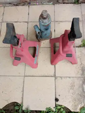 Dongkrak botol dan jackstand