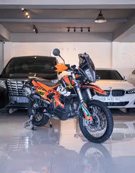 Ktm duke 790r adventure 2020
