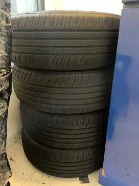 Ban Zenix Dunlop Enasave EC300+ 215/60 R17
