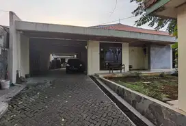 DIJUAL RUMAH TUA DI PEGANGSAAN, MENTENG, JAKARTA PUSAT