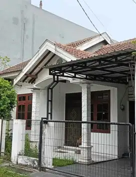Rumah 1,5 lantai lokasi di perumahan pondok tanjung permai semampir