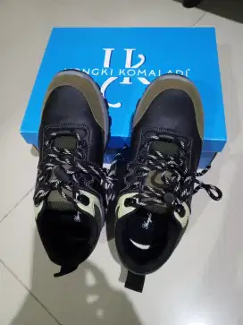 JUAL SEPATU OUTDOOR YONGKI KOMALADI