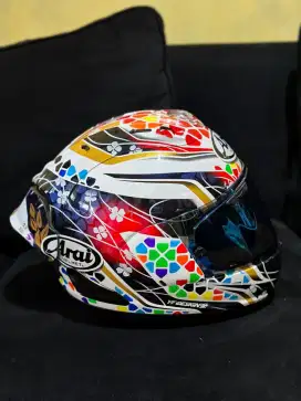 HELM ARAI RX7X NAKAGAMI GP2
KONDISI SECOND LIKE NEW