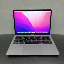 Macbook Air 13-inch 2018 Core i5 - 1.6GHz RAM 8GB SSD 128GB ( Second )