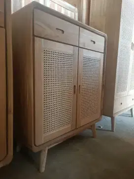 Lemari rotan minimalis