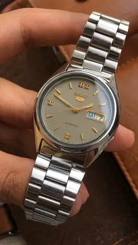 Jam tangan SEIKO 5 automatic 7S26 vintage dial 38 mm