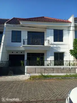 Dijual rumah 2 lantai siap huni,One gate

*Manyar Jaya Praja*