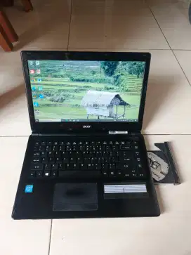 Laptop Acer Ram 8gb layar 14 inch tipe slim siap pake ktk mnus (nego)