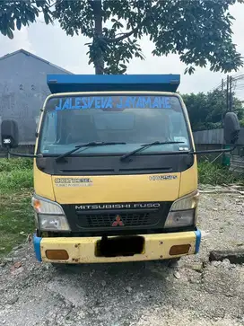 DIJUAL CEPAT Dumper Truk Mitsubishi