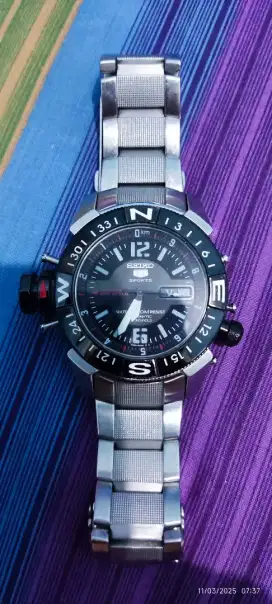 Jam tangan seiko