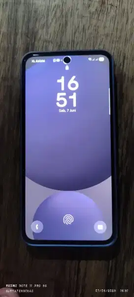 Samsung S24 FE.