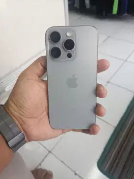 Di jual Iphone 15pro garansi resmi Indonesia
