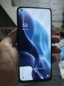 Realme 8 8+3/128 hp cas dus gtw dmn,pakean istri,minus retak sehelai