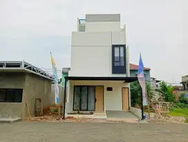 Rumah Mewah Strategis 3 Lantai 3 kamar Tidur Tanpa DP Di Cirendeu