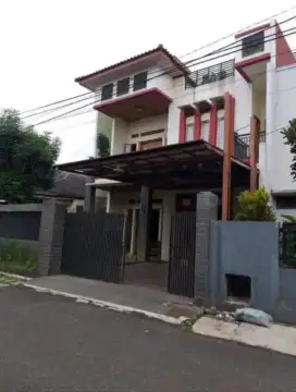 RUMAH CLUSTER DENGAN LINGKUNGAN SEJUK DI BANDUNG, BUMI SARIWANGI 1