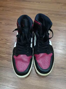 Air Jordan 1 Mid Bred Toe