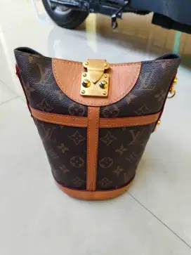 Tas Tabung LV Canvas Duffle Bag Monogram Kondisi Second Preloved