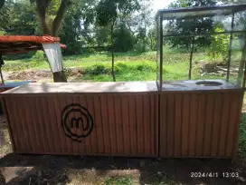 MEJA ETALASE RANGKA BAJA