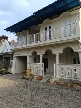 DI JUAL RUMAH ELITE 2 LANTAI BRAWIJAYA BANYUWANGI