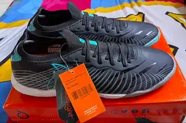 sepatu futsal Ortuseight Catalyst Liberte V2, size 42