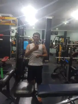 Pelatih Fitness PT PERSONAL TRAINER GYM CEWEK COWOK