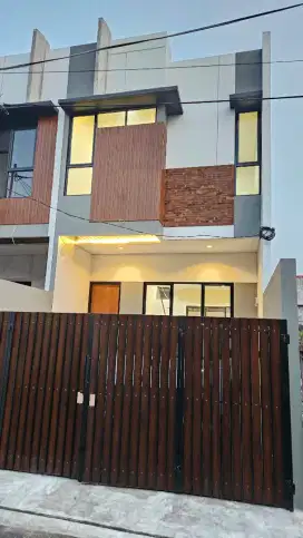 Rumah keren, lega, lokasi strategis