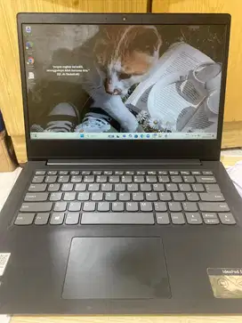 Dijual laptop bekas Lenovo
