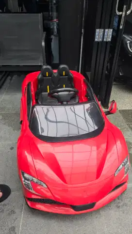 Mainan anak Mobil ferari versa elektrik