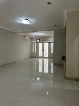 Dijual rumah satu lantai siap huni di Bukit Hijau, Pondok Indah
