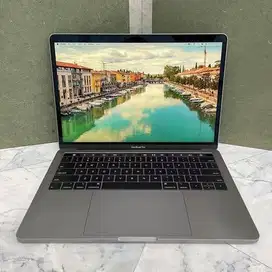 MacBook Pro 13 inch Touchbar 2018