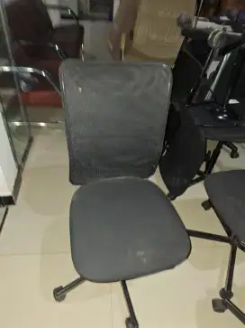 Kursi kantor atau kursi gaming