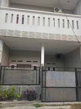 Dijual cepat! rumah 3 lantai furnish siap huni Perum Annieland Cisoka