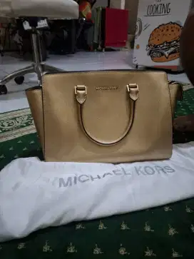 Dijual tas wanita mrek MICHAEL KORS