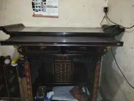 Meja alltar untuk sembayang
