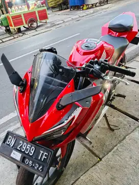 CBR 150 R ( Jual Cepat Motor Kesayangan)