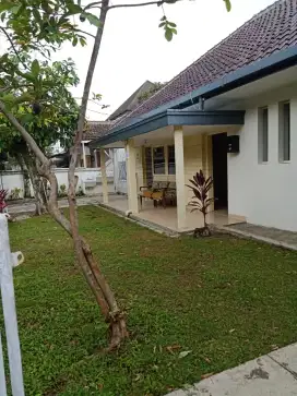 Disewakan Rumah Clasic di Sayap Cipaganti