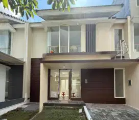 Di Jual Rumah 2 Lantai  Lokasi : Northwest