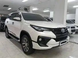 Toyota Fortuner vrz 2.4 at 2017