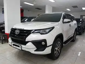 Toyota Fortuner vrz 2.4 Matic disel 2017