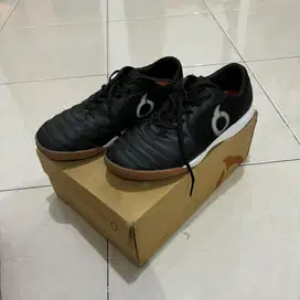 Futsal sepatu jogosala volta