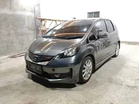 Di jual mobil jazz, mobil cakep, minat cek lokasi