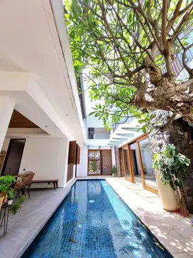 JUAL RUMAH MEWAH ALA VILLA BALI PAKUWON CITY