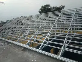 Pemasangan baja ringan dan renovasi atap