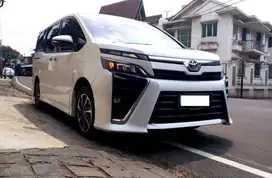 TOYOTA VOXY 2,0 MATIK 2018 TERAWAT Istimewa