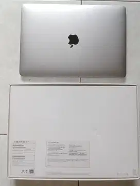 Macbook Pro 2017 A1708 / Core i5 / SSD 128Gb / 8Gb / KOTAK / SEHAT