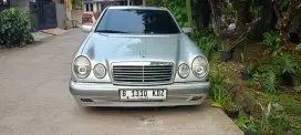 Mercy W210 E320 Elegance AT