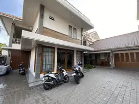 Rumah Mewah Luas Full Furnish Lux Jl. Slamet Riyadi Solo Siap Huni