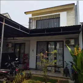 Rumah Cantik 1 ½ lantai  Cluster Jl Cendrawasi Ciputat Bintaro